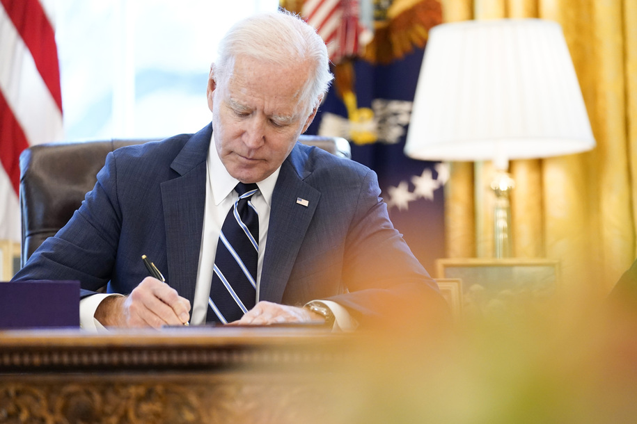 Hey Democrats, it’s okay to brag about helping people
